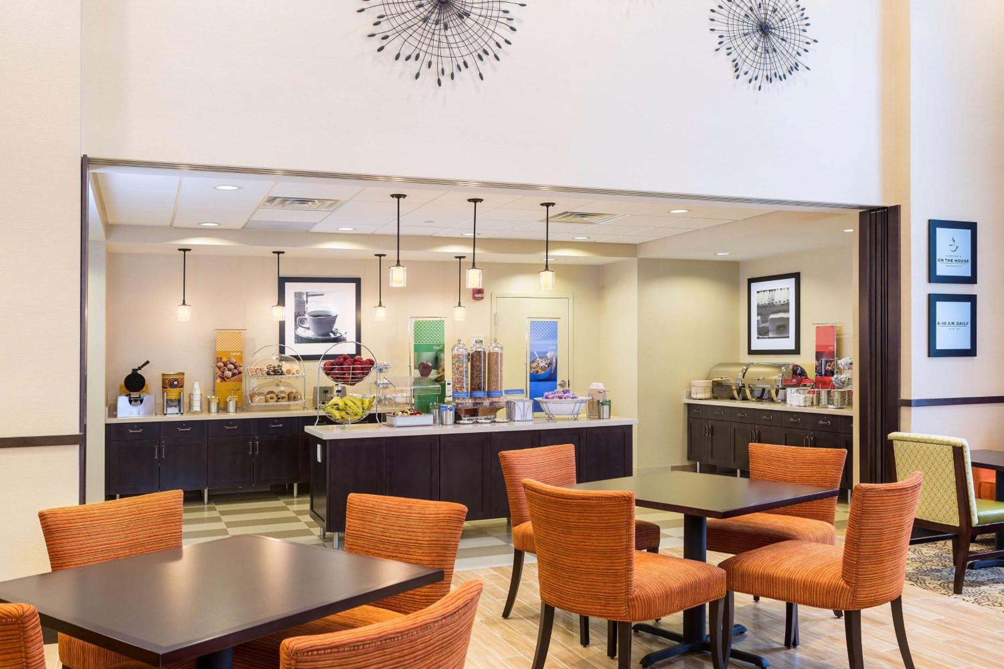 Hampton Inn & Suites Philadelphia Montgomeryville North Wales Экстерьер фото